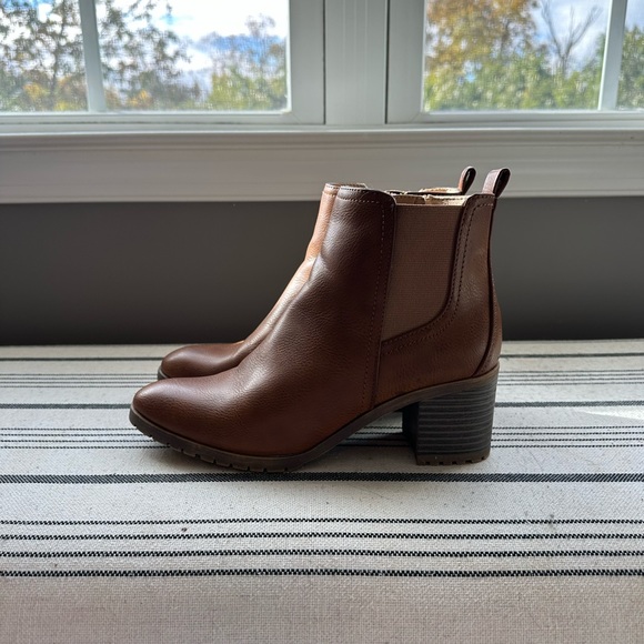 LifeStride Mesa Ankle Bootie - Picture 7 of 14